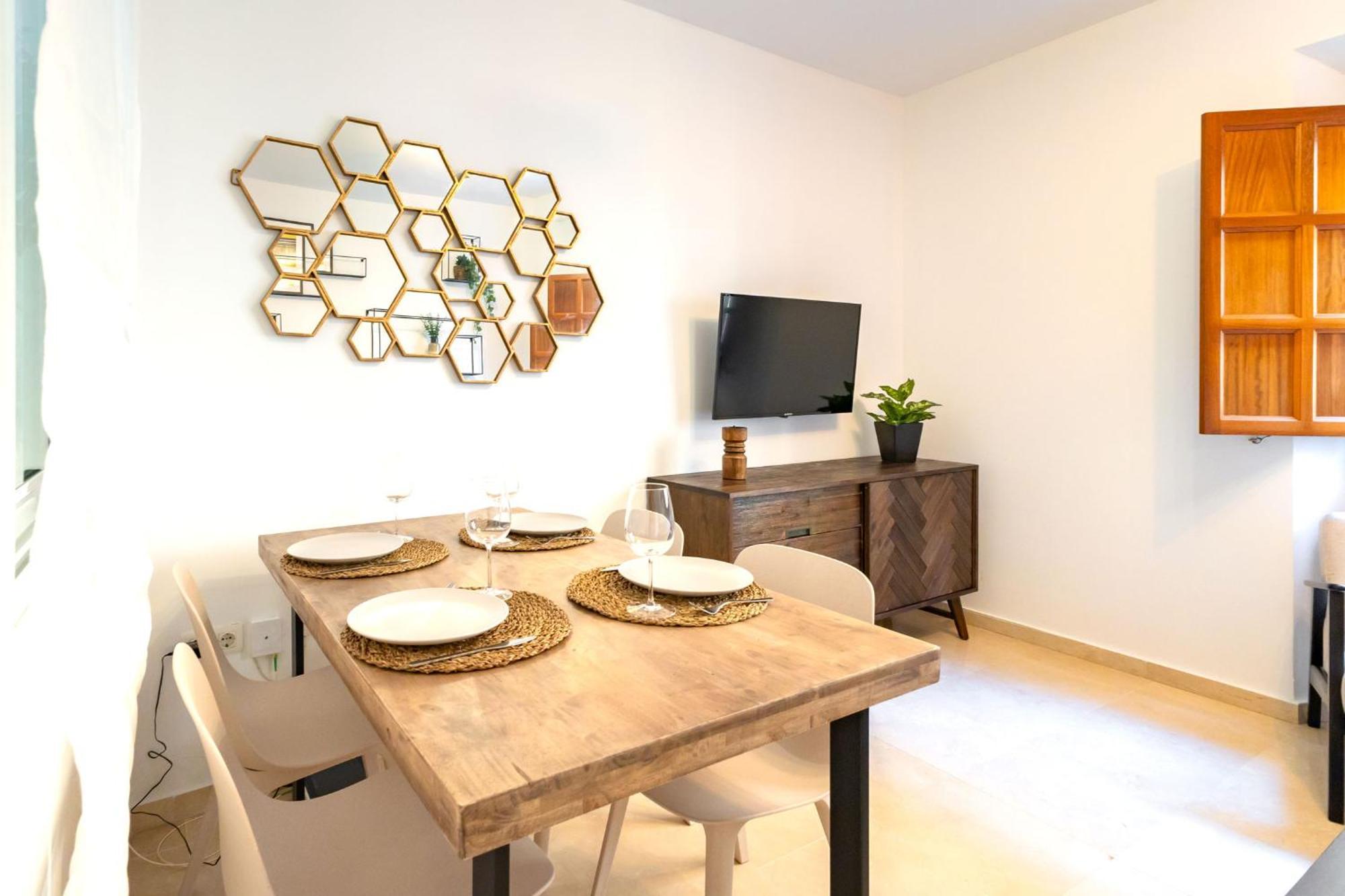 Charming 2 Bedroom Apartment At San Marcos Plaza By Ocityzen セビリア エクステリア 写真