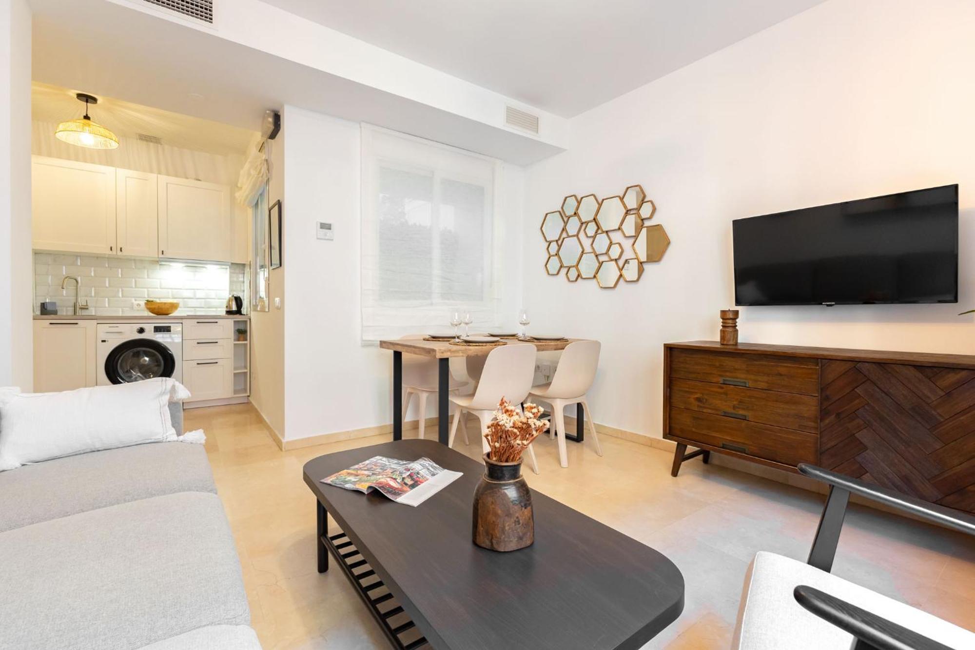 Charming 2 Bedroom Apartment At San Marcos Plaza By Ocityzen セビリア エクステリア 写真