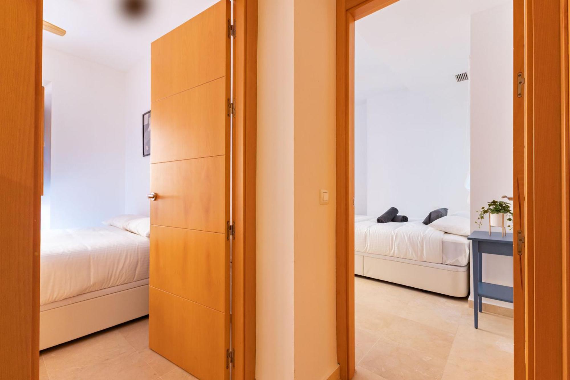 Charming 2 Bedroom Apartment At San Marcos Plaza By Ocityzen セビリア エクステリア 写真